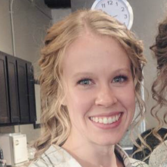 Meet your Posher, Karissa - Picture 1 of 1